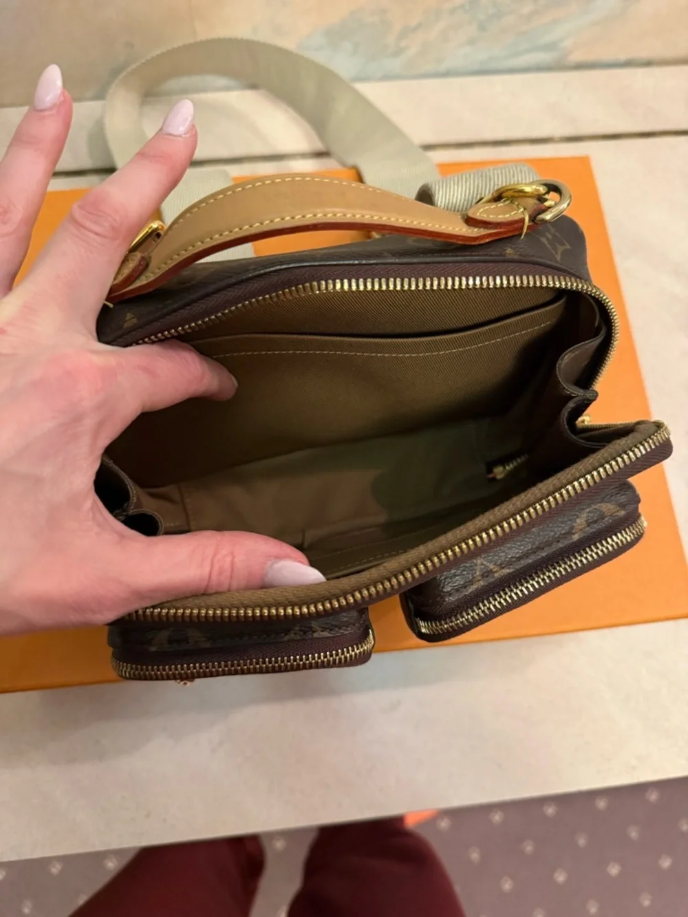 Louis Vuitton Utility Bag - Picture 11 of 11